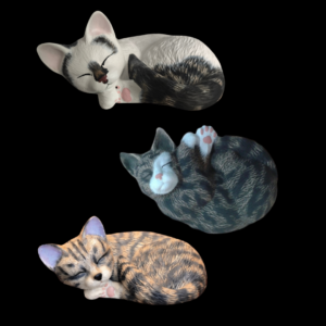 Keramikurne Katze "schlafend" oder "träumend", handbemalt nach Fotovorlage